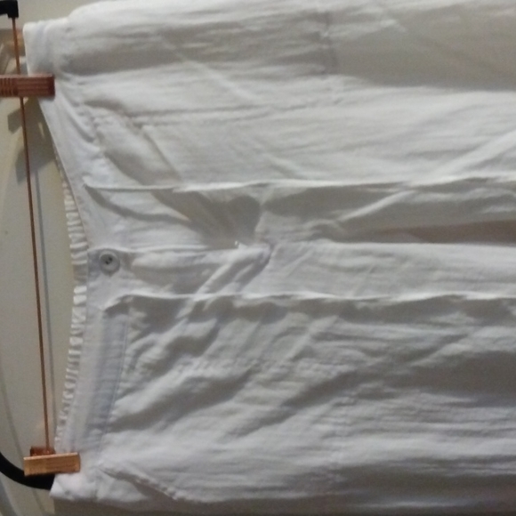 Ashley Stewart 2x white n gold embroidered blouse - Picture 3 of 10